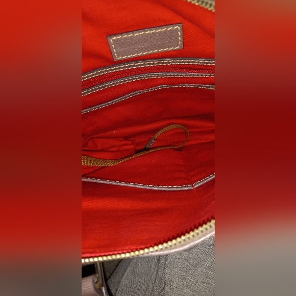 Dooney and Bourke Safiano Satchel. Like New Condition. - Picture 4 of 8